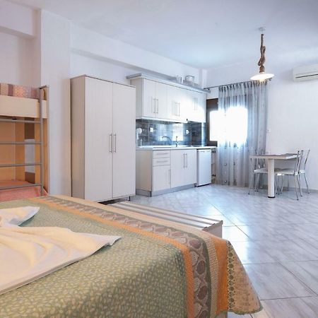 Nikola'S Apartments Toróni Kültér fotó